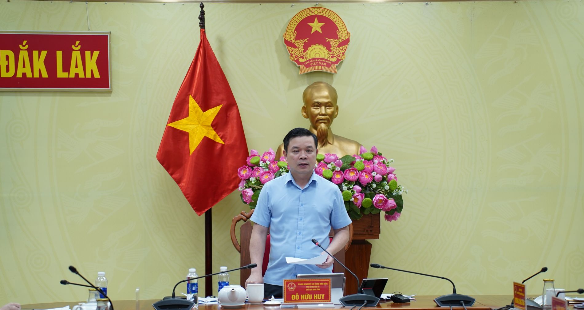 Ủy viên dự khuyết Ban Chấp hành Trung ương Đảng, Phó Bí thư Tỉnh ủy, Chủ tịch UBND tỉnh Đỗ Hữu Huy phát biểu tại cuộc họp.